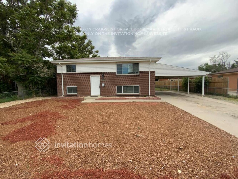 2776 Worchester St in Aurora, CO - Building Photo