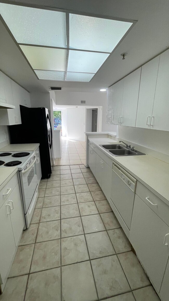 property at 4199 N Haverhill Rd