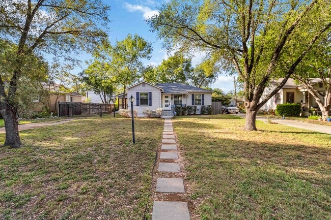 124 Harmon Dr in San Antonio, TX - Foto de edificio - Building Photo