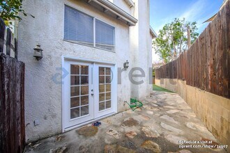 12331 Hilldale Ct in Los Angeles, CA - Building Photo - Building Photo