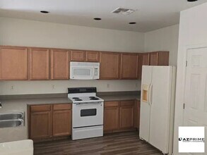 8560 N 63rd Ln in Glendale, AZ - Building Photo - Building Photo