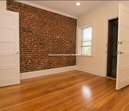 1616 Beacon St in Brookline, MA - Building Photo - Building Photo