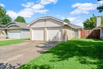 11811 Oakner Dr in Tomball, TX - Building Photo - Building Photo