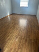 750 Bonham St in Paris, TX - Building Photo