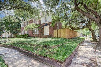 5002 Chenevert St in Houston, TX - Building Photo - Building Photo