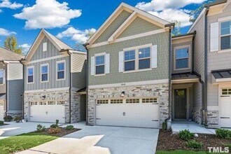 2045 Maggie Vly Dr in Apex, NC - Building Photo - Building Photo