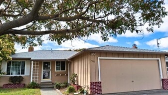 35885 Adobe Dr in Fremont, CA - Building Photo