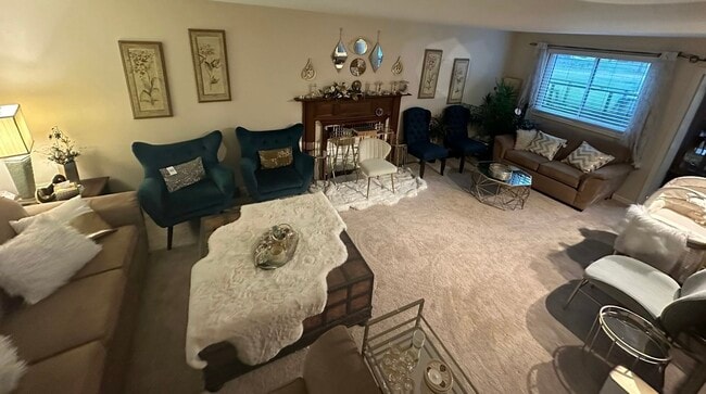 property at 2495 Boxwood Ln