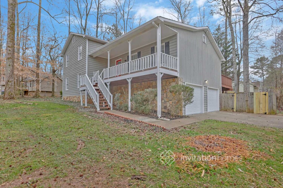 902 Laurel Ct in Woodstock, GA - Foto de edificio