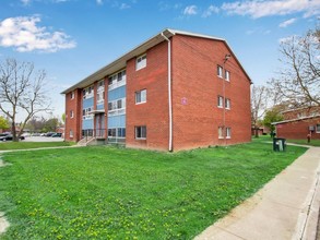 Towne Gardens in Buffalo, NY - Building Photo - Building Photo