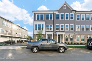 86 Driftwood Cir in Oceanport, NJ - Building Photo