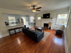 9525 Sherwood Pl in Norfolk, VA - Foto de edificio - Building Photo