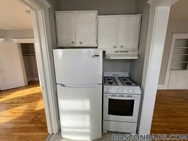 1 Kingsley Terrace in Lynn, MA - Building Photo