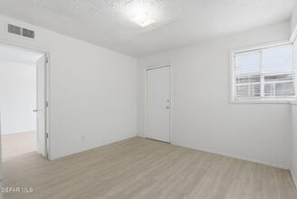 3912 Kemp Ave in El Paso, TX - Building Photo - Building Photo