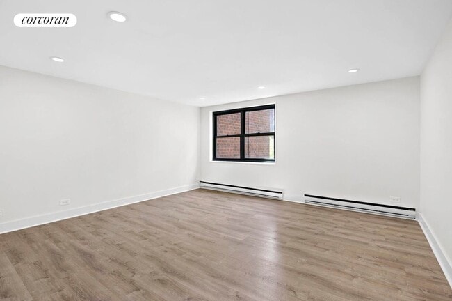 357 W 11th St in New York, NY - Building Photo - Building Photo
