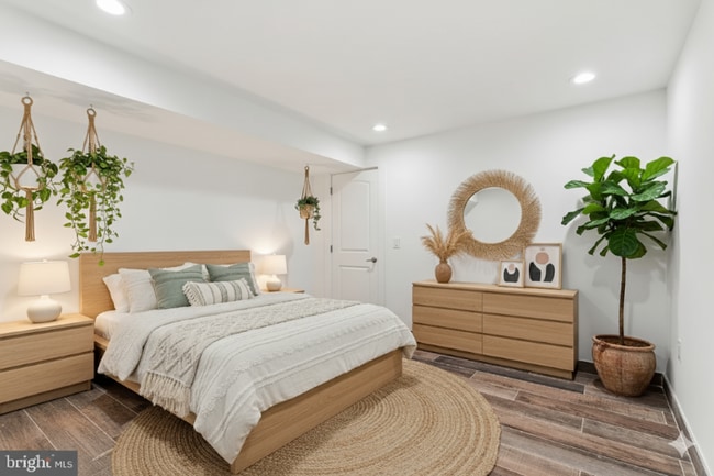 property at 2146 N Van Pelt St