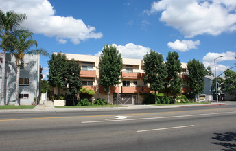 14601 Burbank Blvd in Van Nuys, CA - Building Photo - Building Photo