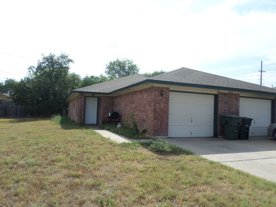1602 Van Zanten Dr in Killeen, TX - Building Photo