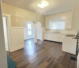 1325 S Hoyt Ave in Muncie, IN - Building Photo - Building Photo