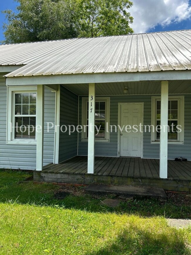 317 S 8th Ave in Lanett, AL - Building Photo - Building Photo