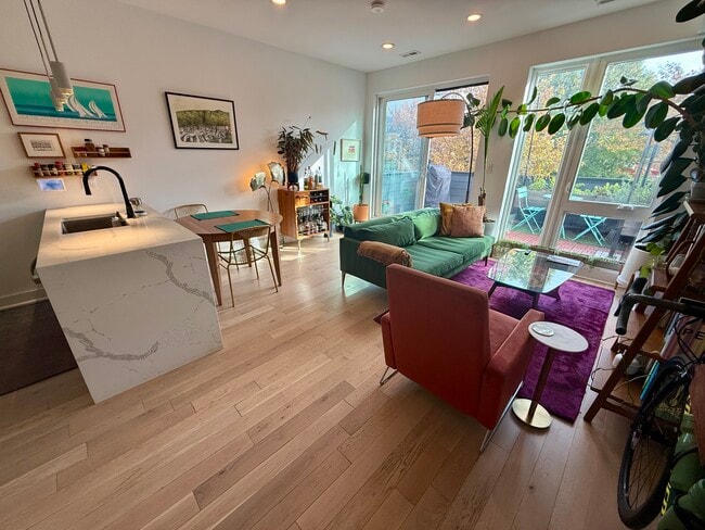 3916 14th St NW, Unit Unit 3 in Washington, DC - Building Photo - Building Photo