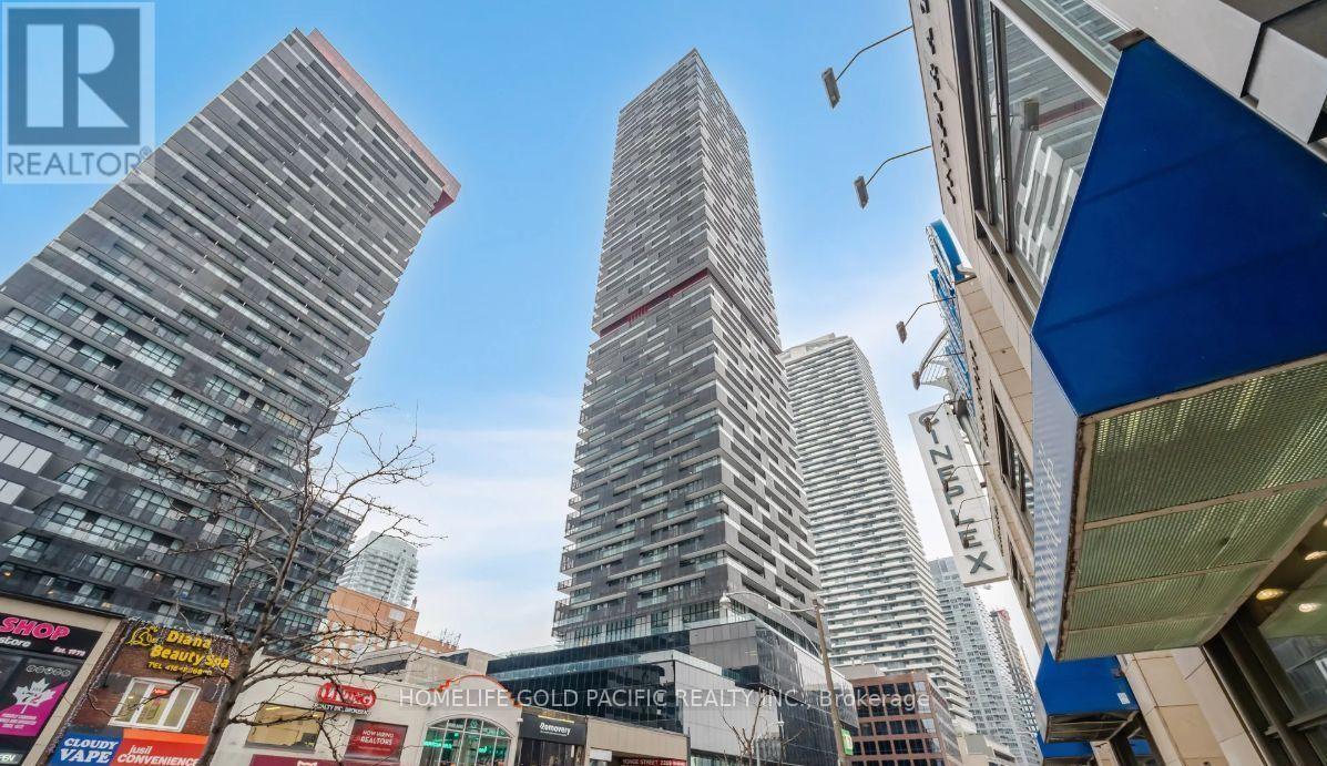 8 Eglinton Ave E in Toronto, ON - Building Photo