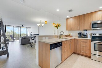 14 Royal Palm Way in Boca Raton, FL - Building Photo - Building Photo