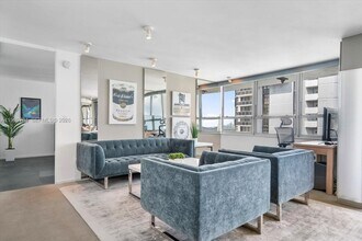 11 Island Ave in Miami Beach, FL - Building Photo - Building Photo