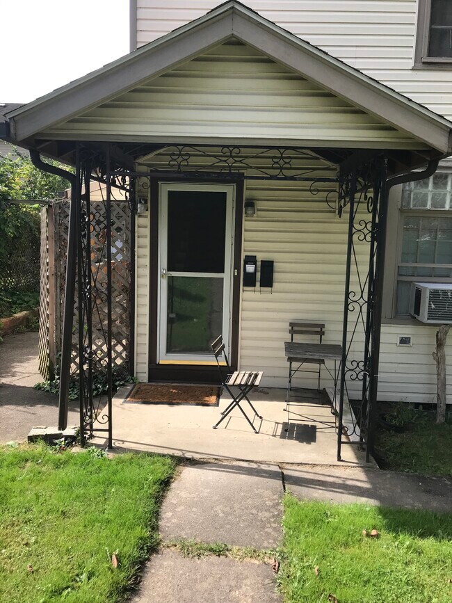 2907 University Ave Rentals in WV