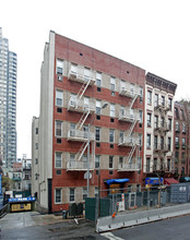 305 E 83rd St in New York, NY - Building Photo - Building Photo