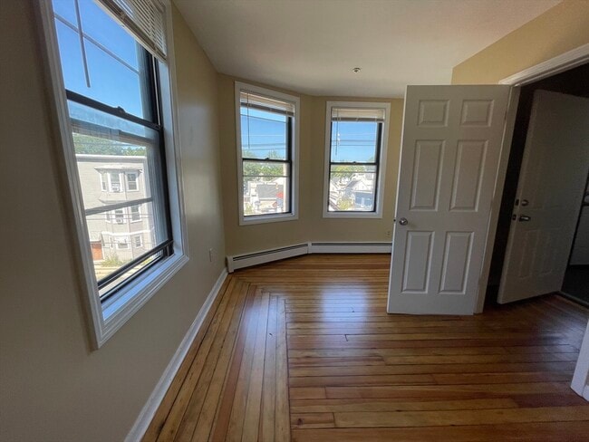 290-292 Chestnut St-Unit -3 in Lynn, MA - Building Photo - Building Photo