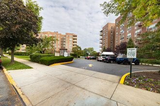 Bay Country Apartments in Flushing, NY - Building Photo - Building Photo