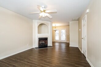 5012 St Charles Dr in Dallas, NC - Building Photo - Building Photo