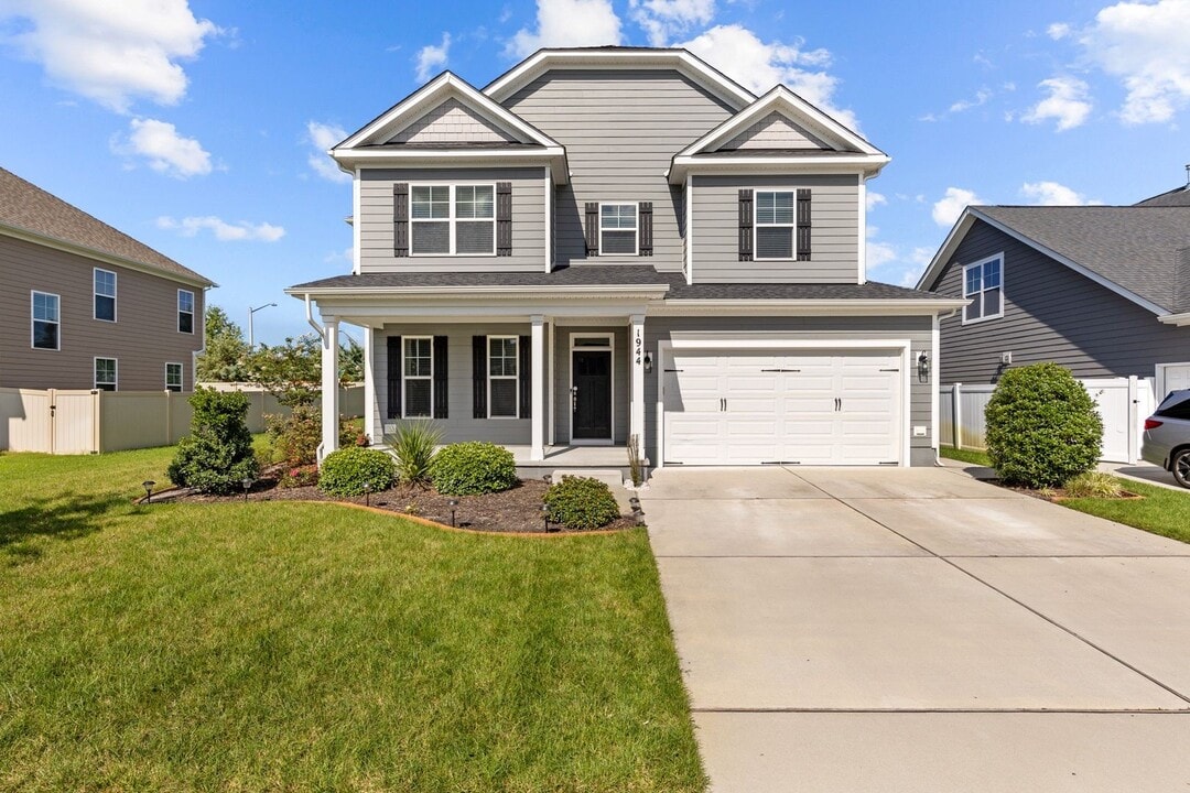 1944 Ferguson Lp in Chesapeake, VA - Building Photo