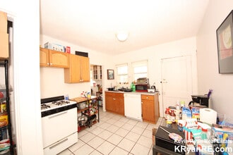 326 Broadway, Unit 3 in Somerville, MA - Building Photo - Building Photo