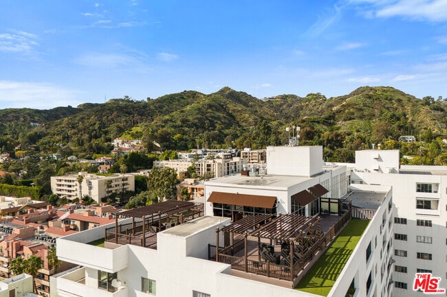 property at 7250 Franklin Ave