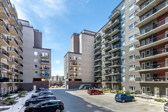 District 121 in Edmonton, AB - Building Photo - Building Photo