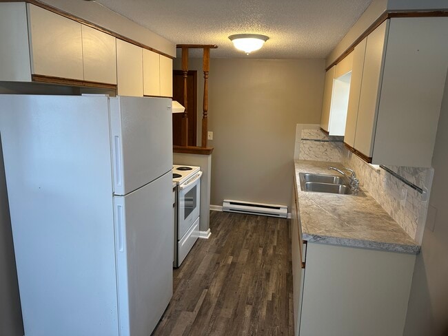 2718 Alder Creek Dr S