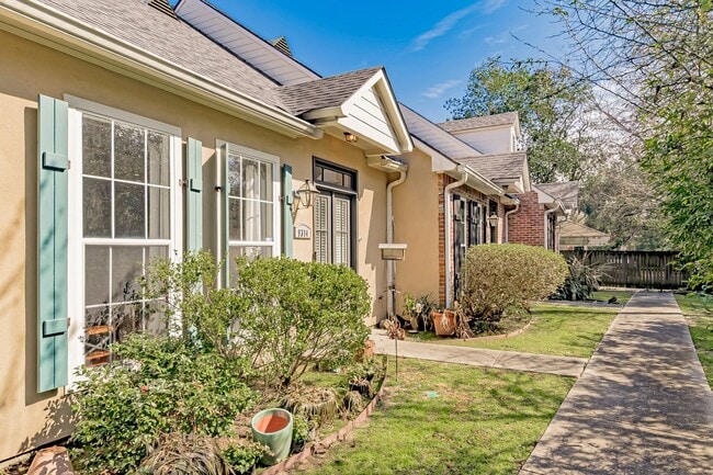 9314 Pine Cone Ct in Baton Rouge, LA - Building Photo - Building Photo