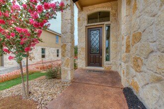 405 S Meadowlark St, Unit A in Lakeway, TX - Building Photo - Building Photo