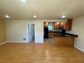 Fourth Circle in San Mateo, CA - Building Photo