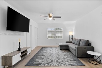 508 SW 7th St in Hallandale Beach, FL - Foto de edificio - Building Photo