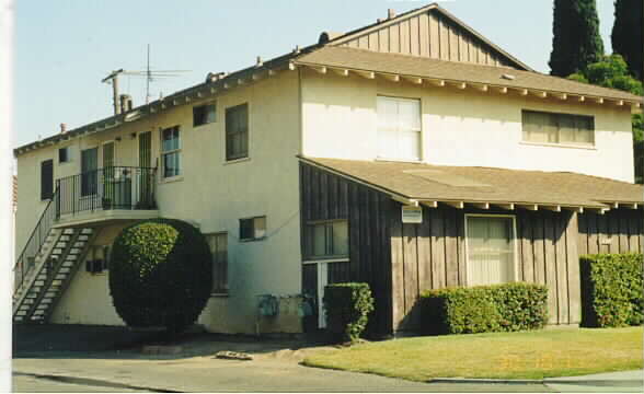 237 Knepp Ave in Fullerton, CA - Foto de edificio