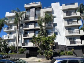 Casa El Cerrito in Los Angeles, CA - Building Photo