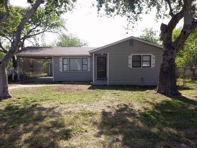 property at 1011 Memorial Parkway