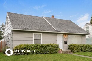 724 5 St SE in Puyallup, WA - Building Photo