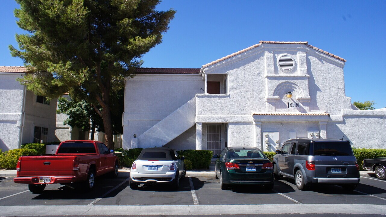 1800 S Edmond St in Las Vegas, NV - Foto de edificio