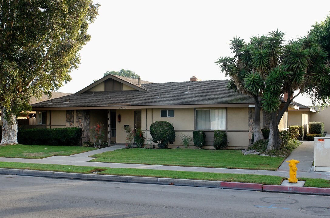 2142 S Euclid St in Anaheim, CA - Building Photo