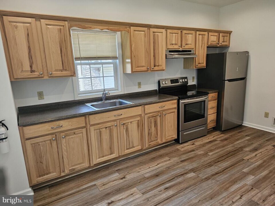 683 Easton Rd in Riegelsville, PA - Building Photo