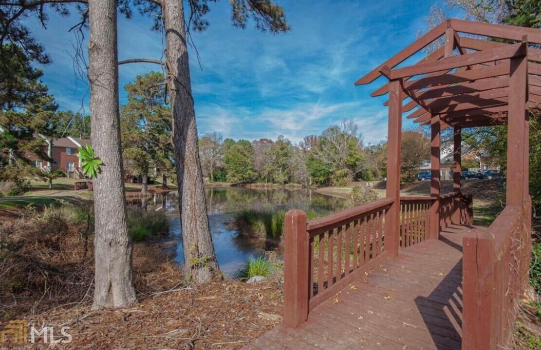 250 Cleveland Rd in Athens, GA - Building Photo